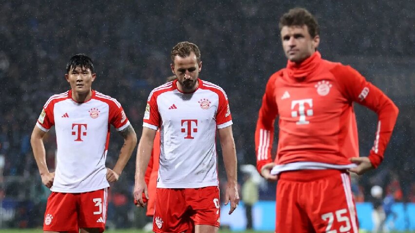 FC Bayern München tapte tre kamper på rad i alle konkurranser for første gang denne sesongen